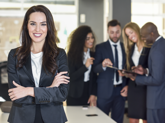 Qué es CFO, CIO, COO: siglas de altos cargos de management  y sus significados.