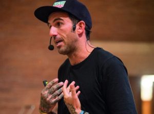 Josef Ajram dona una conferència a la universitat