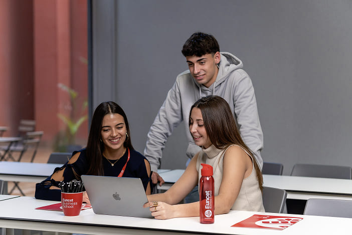 Formación especializada para avanzar en tu carrera